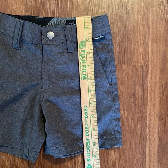 VOLCOM Shorts Toddler 2T Flat front Gray - Picture 4 of 12